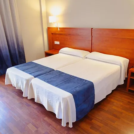 Port Hotel 3*