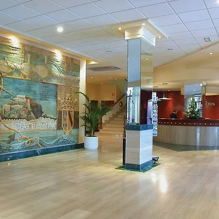Отель Port 3*